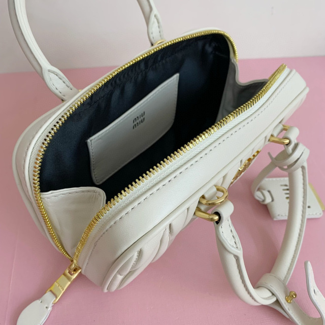 Miumiu Handtasche Größe: 19*10*5cm