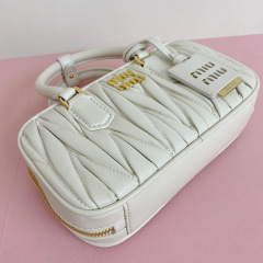 Miumiu Handtasche Größe: 19*10*5cm
