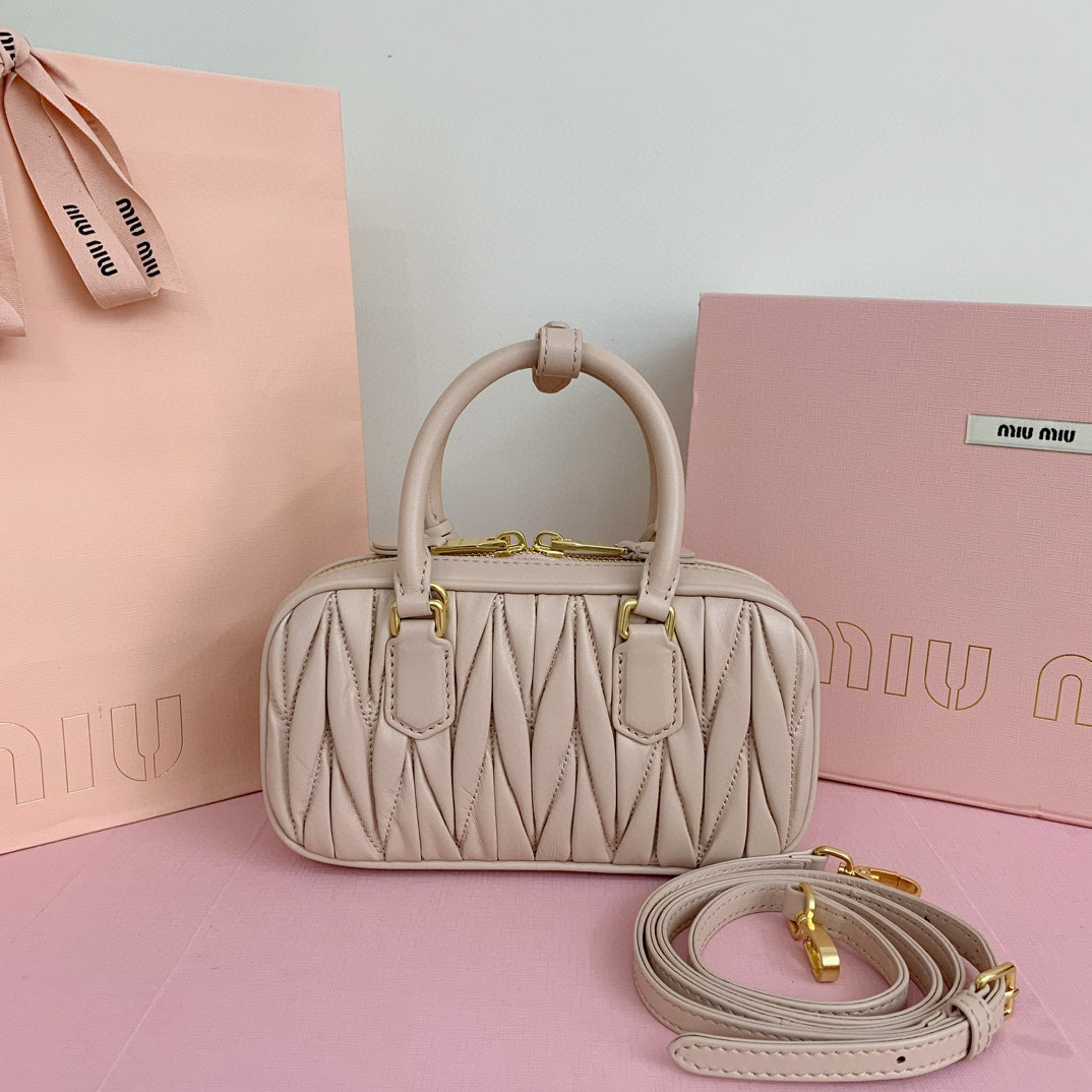 Borsa a mano Miumiu Dimensioni: 19*10*5cm