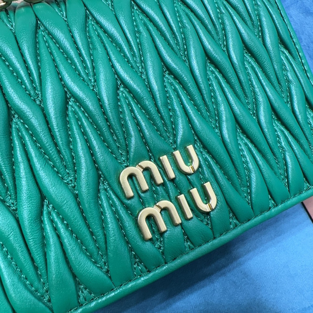 Miumiu Einzelne Umhängetasche Größe: 19 x 13 x 5 cm