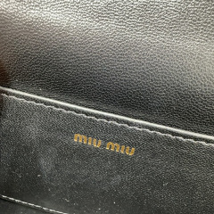 Borsa a tracolla singola Miumiu Dimensioni: 19*13*5cm