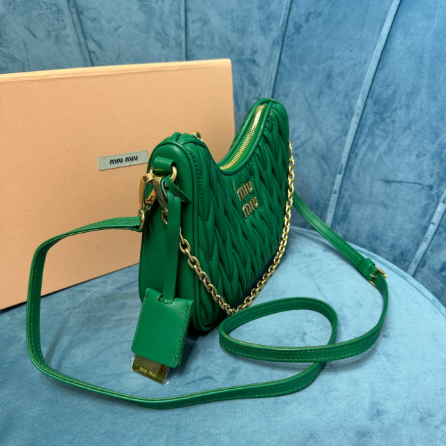 Borsa a tracolla singola Miumiu Dimensioni: 17*20*5cm