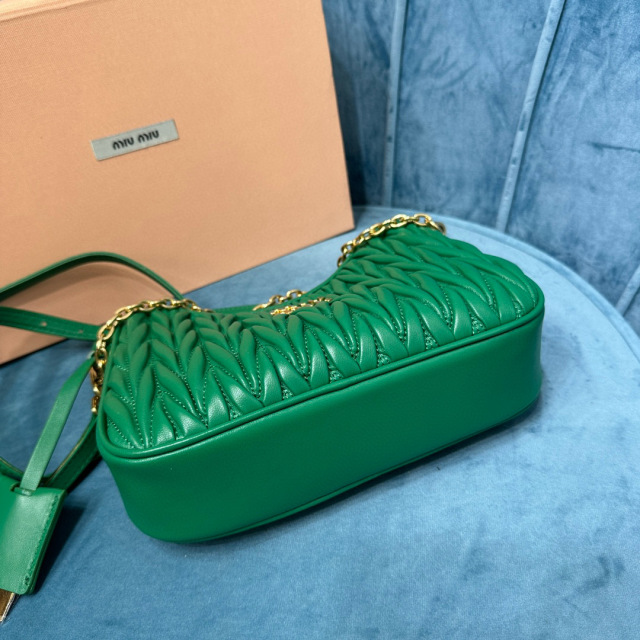 Borsa a tracolla singola Miumiu Dimensioni: 17*20*5cm