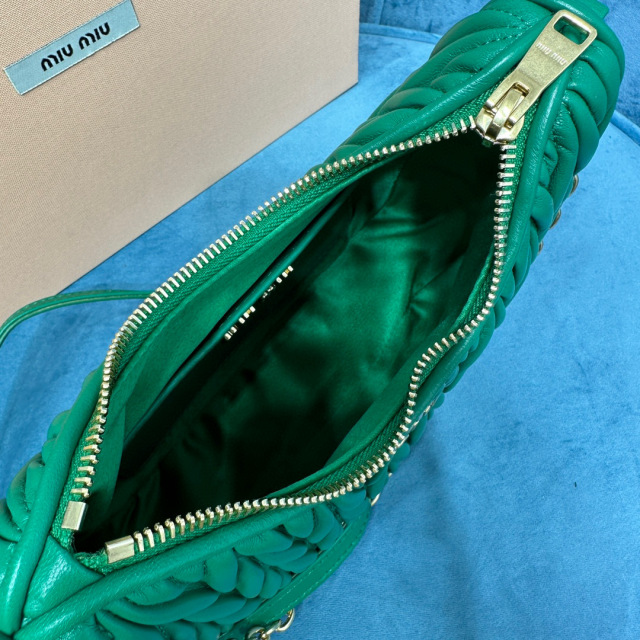 Borsa a tracolla singola Miumiu Dimensioni: 17*20*5cm
