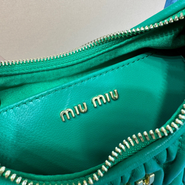 Borsa a tracolla singola Miumiu Dimensioni: 17*20*5cm