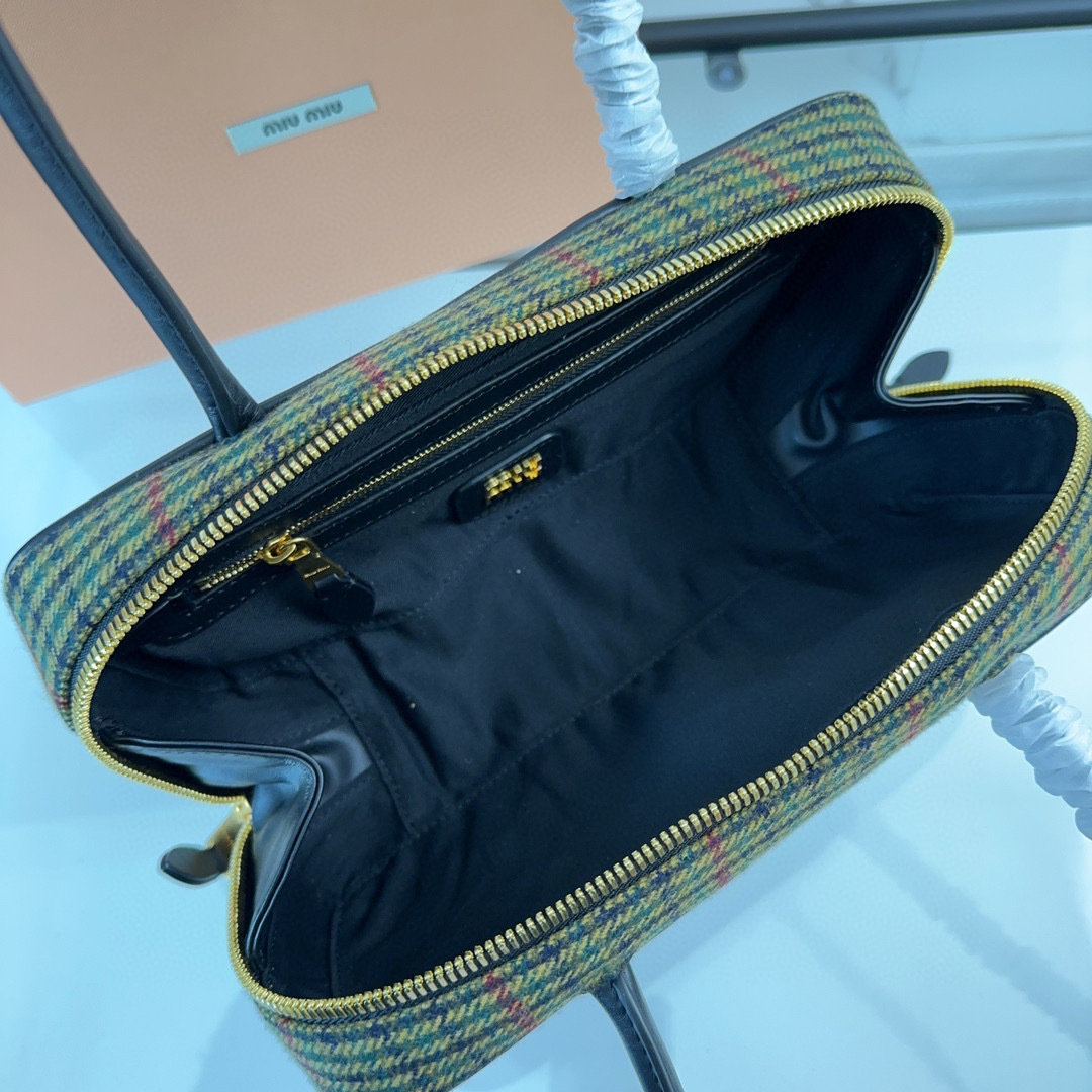 Borsa a mano Miumiu Dimensioni: 28*12*9cm
