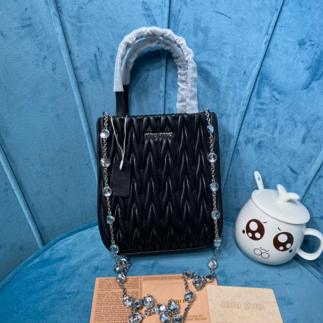 Borsa a tracolla singola Miumiu Dimensioni: 18*15*5cm