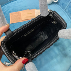 Borsa a tracolla singola Miumiu Dimensioni: 18*15*5cm