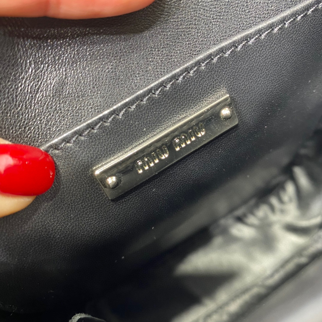 Borsa a tracolla singola Miumiu Dimensioni: 18*15*5cm