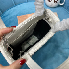 Borsa a tracolla singola Miumiu Dimensioni: 18*15*5cm