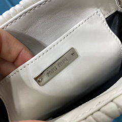 Borsa a tracolla singola Miumiu Dimensioni: 18*15*5cm