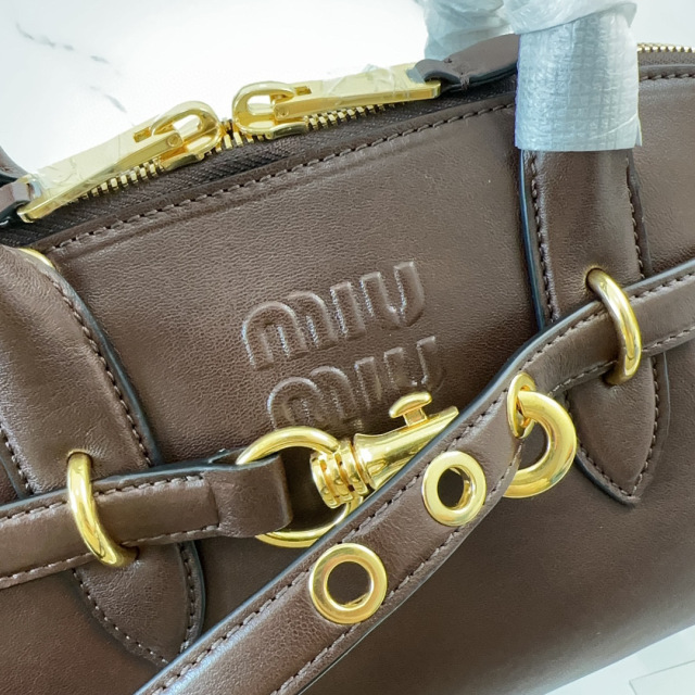 Miumiu 手拿包 尺寸：33*17*11cm