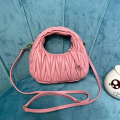 Borsa da ascella Miumiu Dimensioni: 18*10*6cm