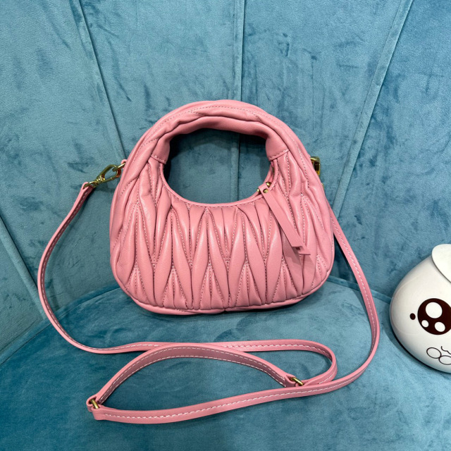 Borsa da ascella Miumiu Dimensioni: 18*10*6cm