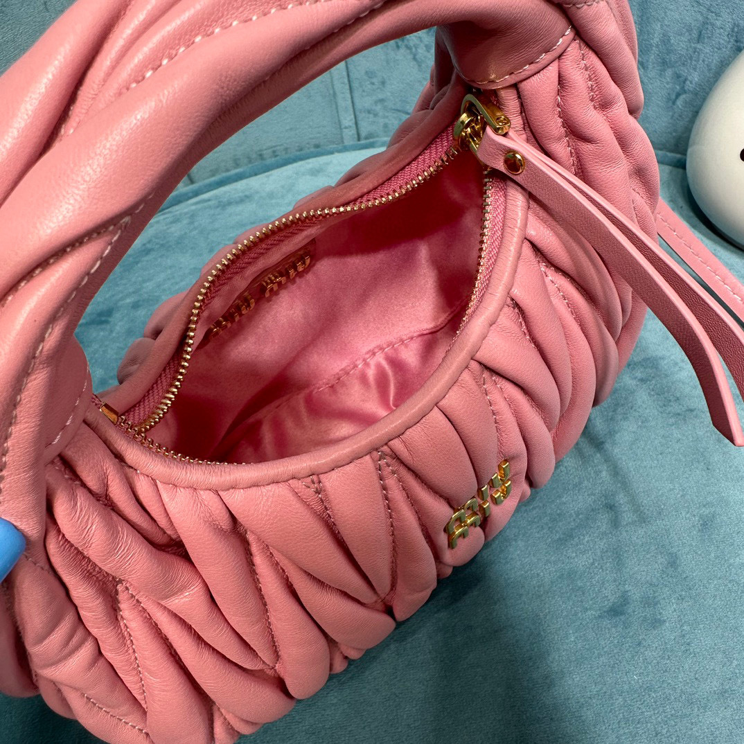 Borsa da ascella Miumiu Dimensioni: 18*10*6cm