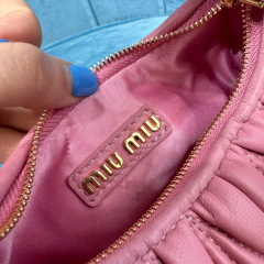 Borsa da ascella Miumiu Dimensioni: 18*10*6cm