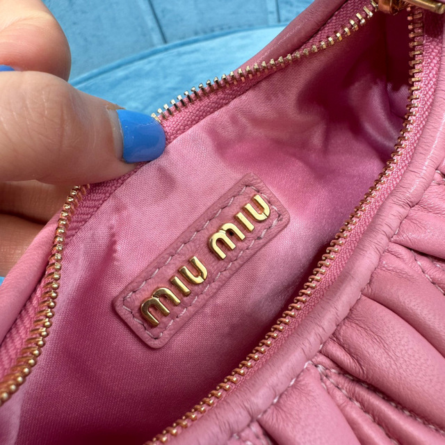 Borsa da ascella Miumiu Dimensioni: 18*10*6cm