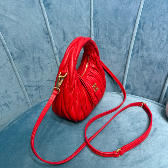 Borsa da ascella Miumiu Dimensioni: 18*10*6cm