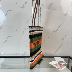 Miumiu shopping bag  Size：33*38*3cm