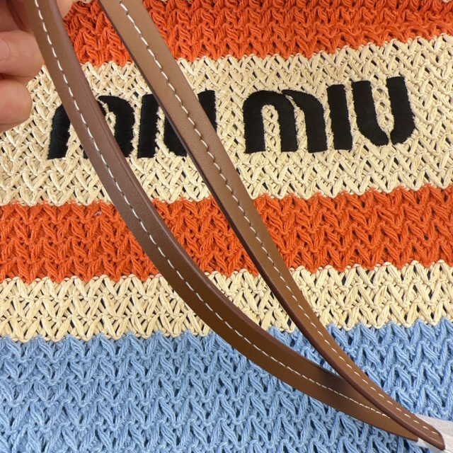 Borsa della spesa Miumiu Dimensioni: 33*38*3cm