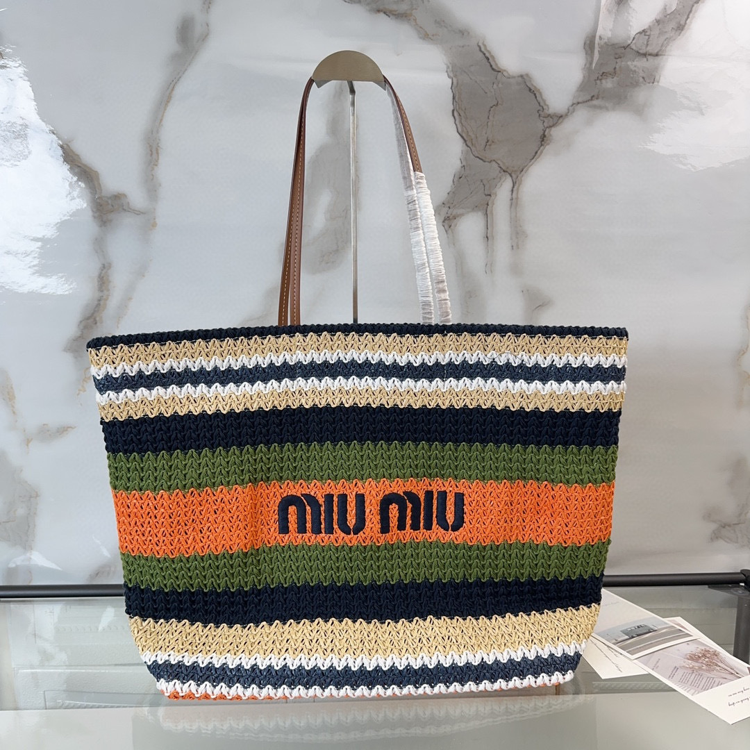 Miumiu Einkaufstasche Größe: 40 x 34 x 16 cm