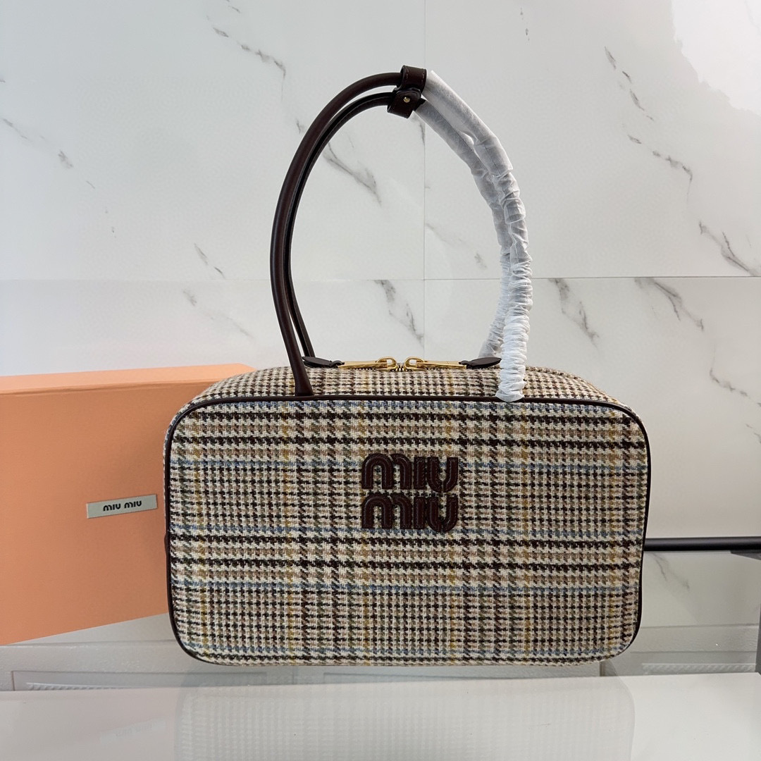 Borsa a mano Miumiu Dimensioni: 34*23*12cm