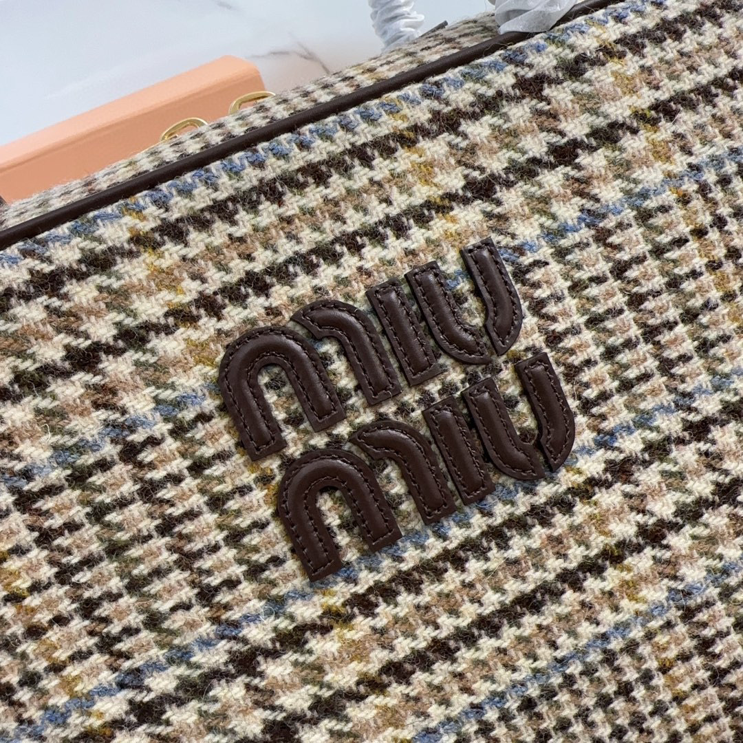 Borsa a mano Miumiu Dimensioni: 34*23*12cm
