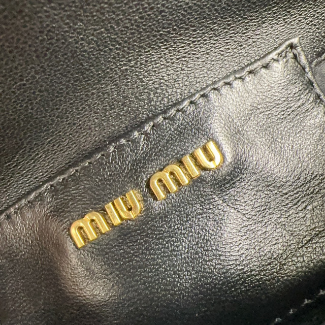Miumiu Einzelne Umhängetasche Größe: 18 x 9,5 x 4 cm