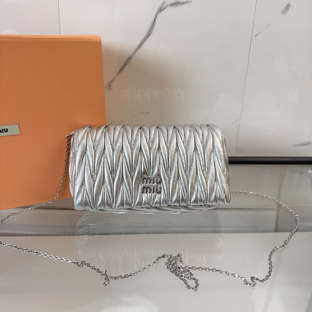 Borsa a tracolla singola Miumiu Dimensioni: 18*9.5*4cm