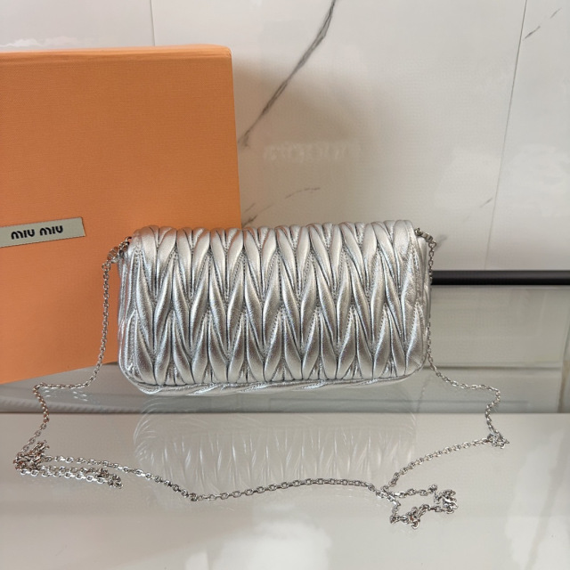 Borsa a tracolla singola Miumiu Dimensioni: 18*9.5*4cm