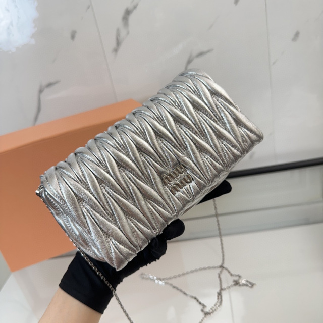 Borsa a tracolla singola Miumiu Dimensioni: 18*9.5*4cm