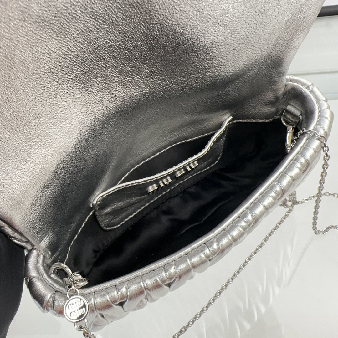Borsa a tracolla singola Miumiu Dimensioni: 18*9.5*4cm
