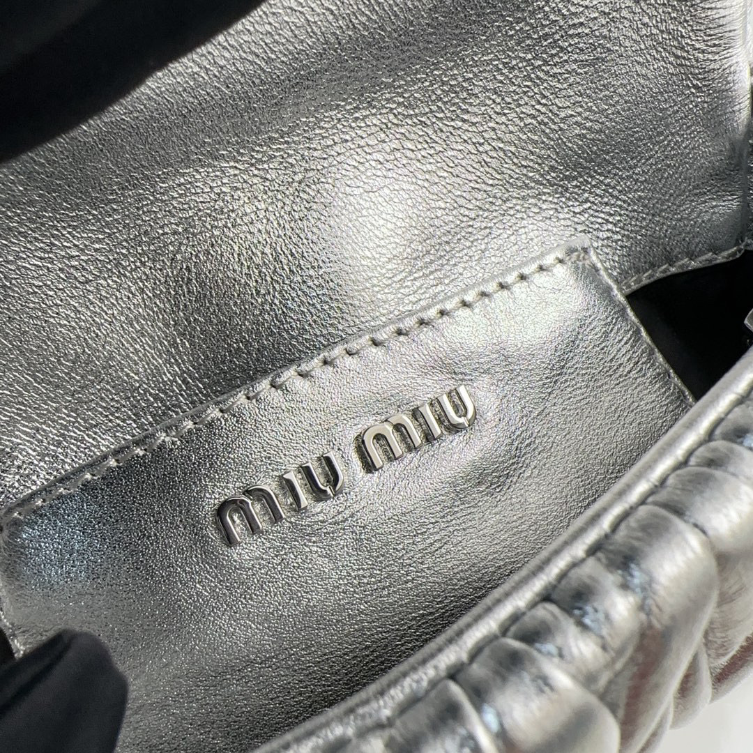 Borsa a tracolla singola Miumiu Dimensioni: 18*9.5*4cm