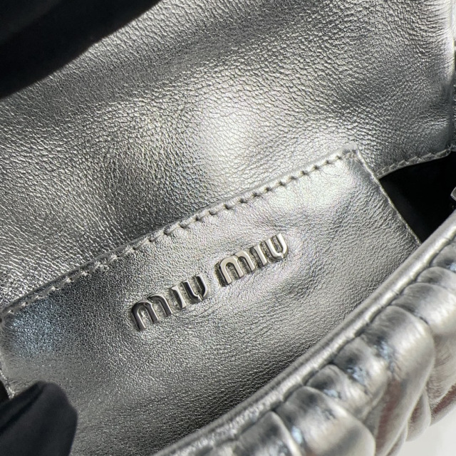 Borsa a tracolla singola Miumiu Dimensioni: 18*9.5*4cm