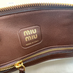 Borsa a mano Miumiu Dimensioni: 28*10*16,5 cm