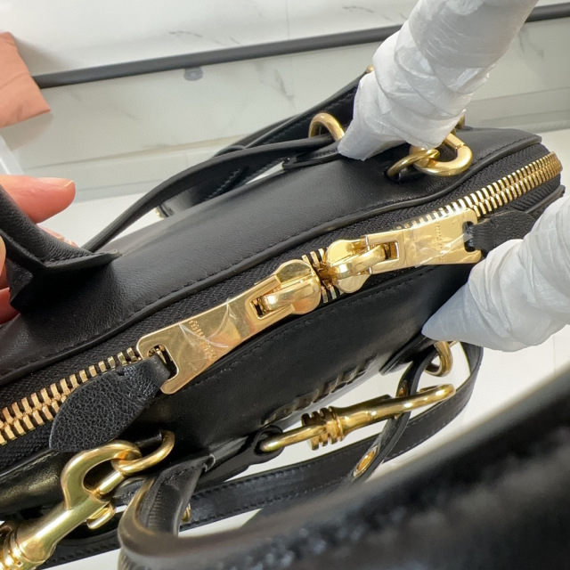 Miumiu Handtasche Größe: 28 * 10 * 16,5 cm