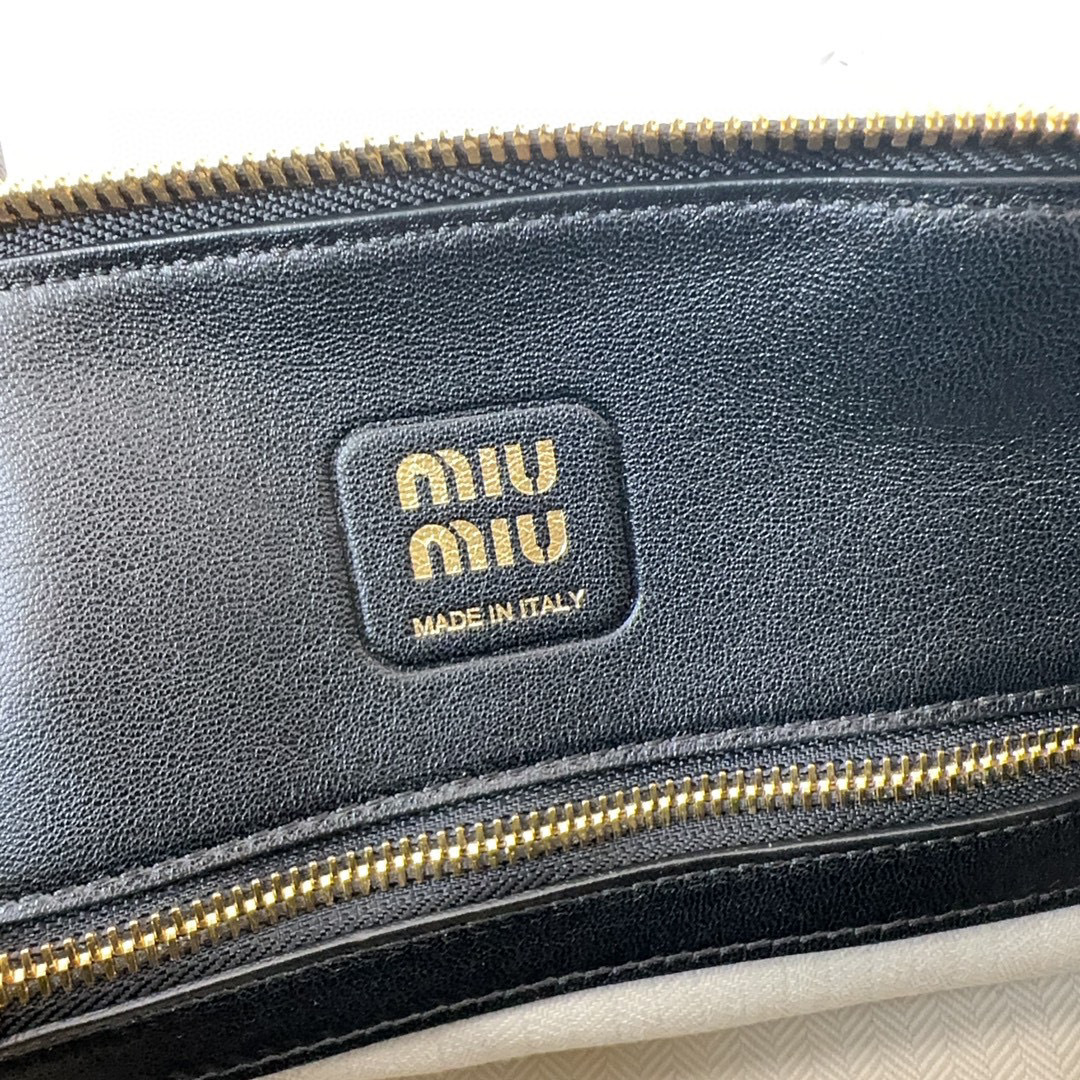 Miumiu Handtasche Größe: 28 * 10 * 16,5 cm