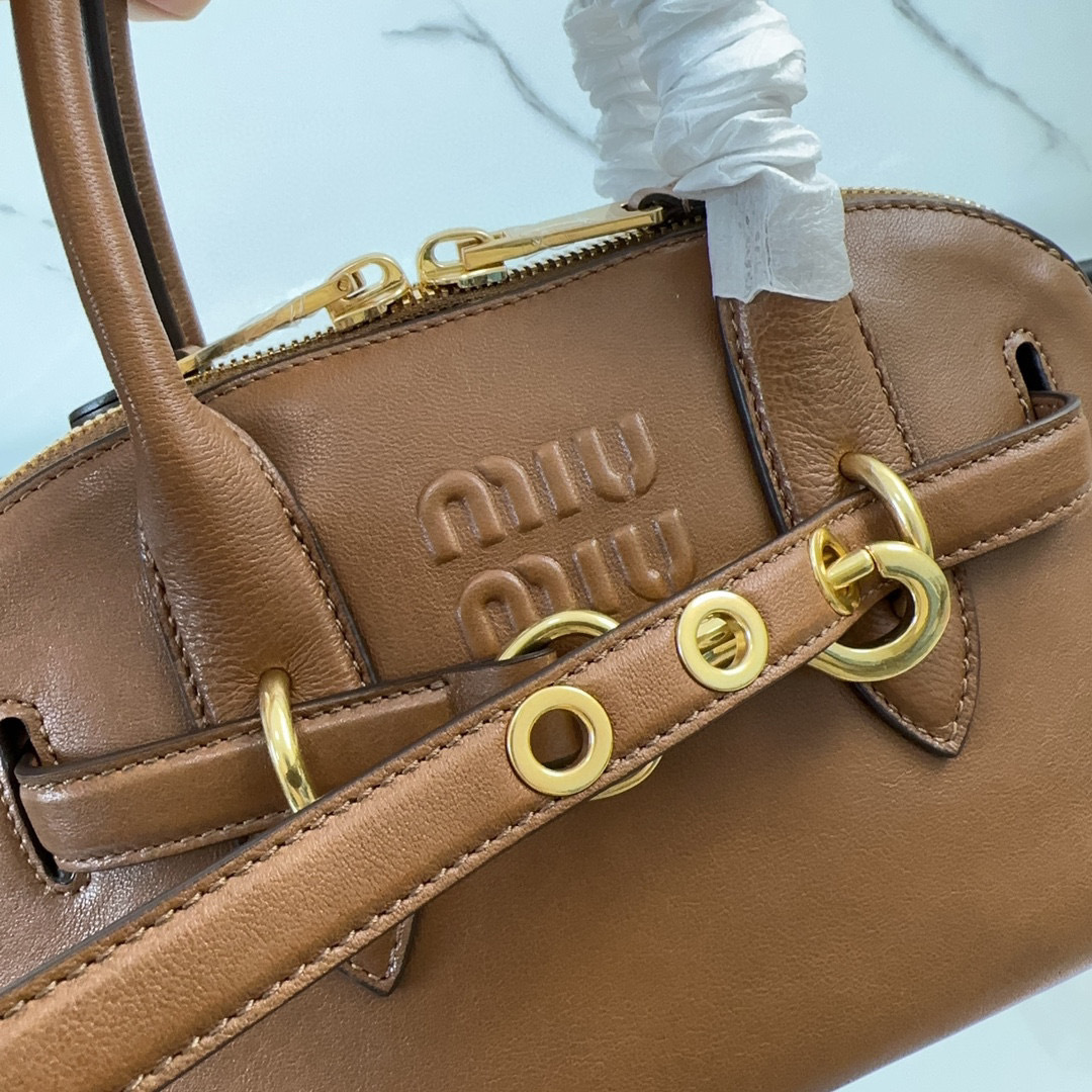 Borsa a mano Miumiu Dimensioni: 28*10*16,5 cm