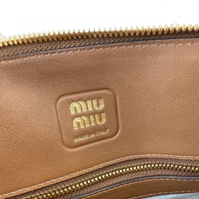 Borsa a mano Miumiu Dimensioni: 28*10*16,5 cm