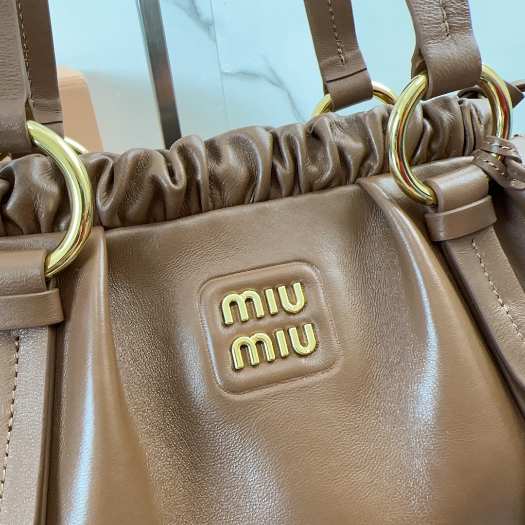 Borsa a tracolla singola Miumiu Dimensioni: 32*16*10,5 cm