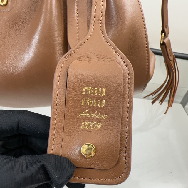 Borsa a tracolla singola Miumiu Dimensioni: 32*16*10,5 cm