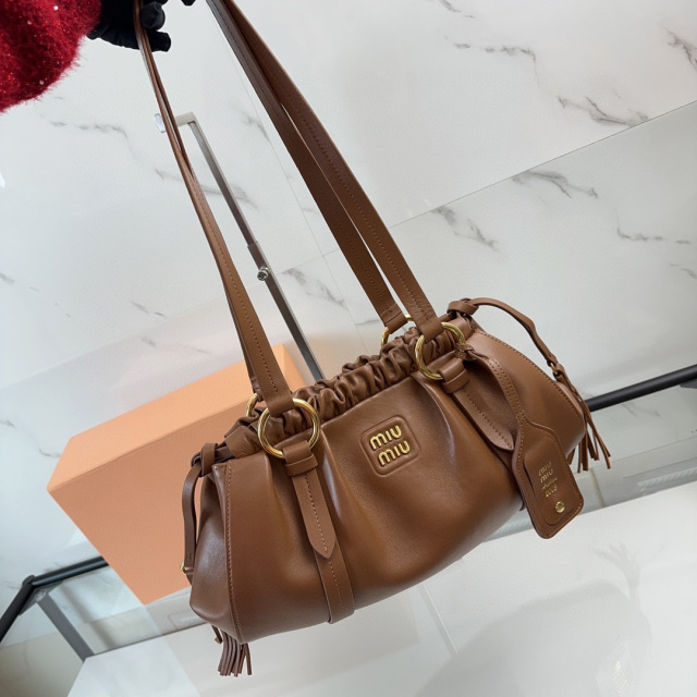 Borsa a tracolla singola Miumiu Dimensioni: 32*16*10,5 cm