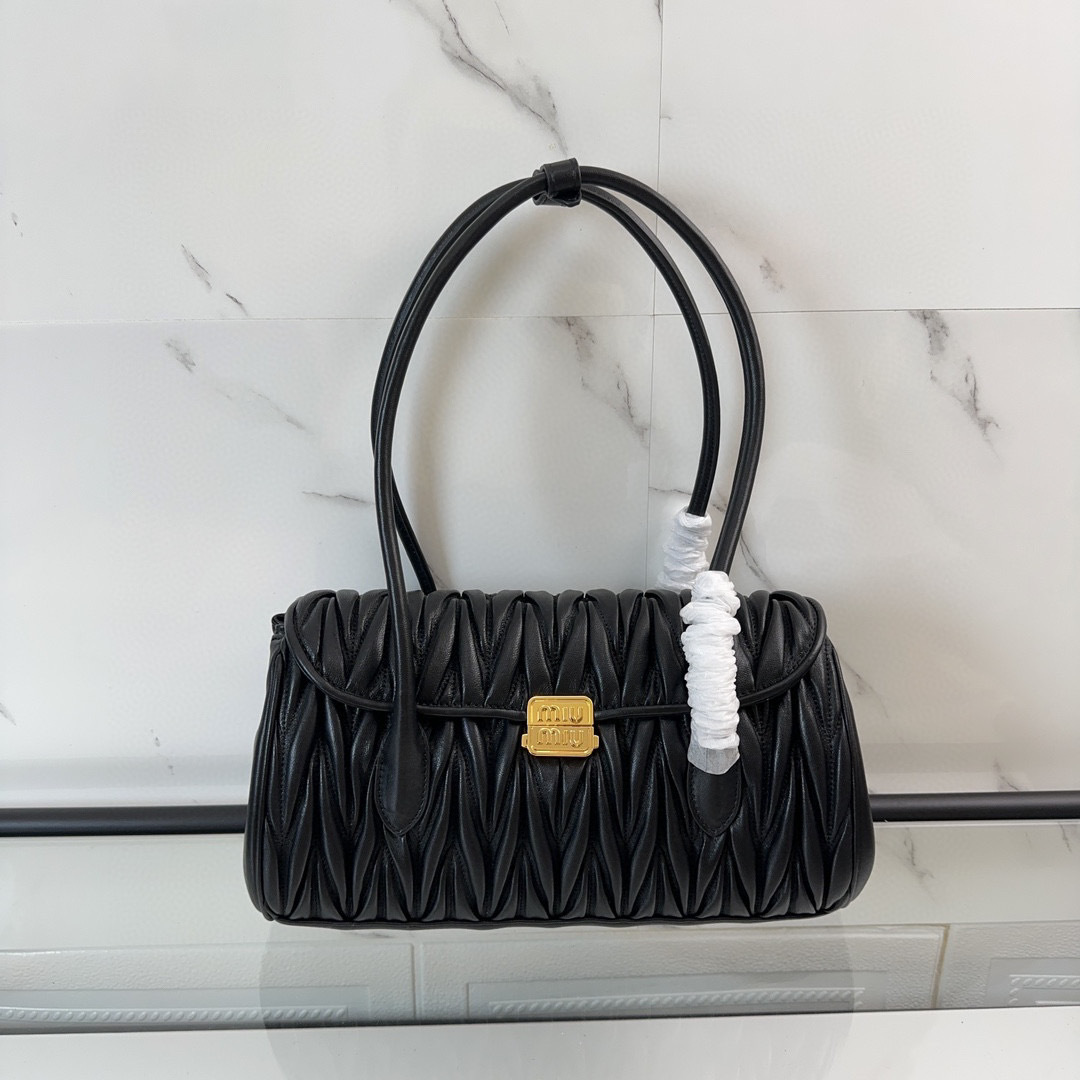 Borsa a mano Miumiu Dimensioni: 28*15*11cm