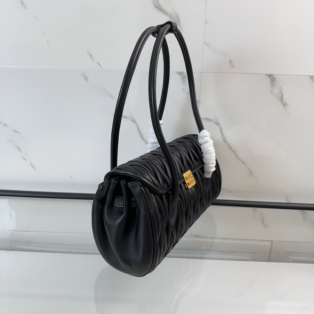 Borsa a mano Miumiu Dimensioni: 28*15*11cm