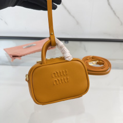 Dimensioni borsa a mano Miumiu: 10,5**7*4 cm