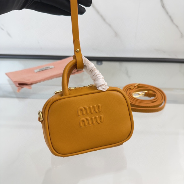 Dimensioni borsa a mano Miumiu: 10,5**7*4 cm