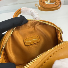 Dimensioni borsa a mano Miumiu: 10,5**7*4 cm