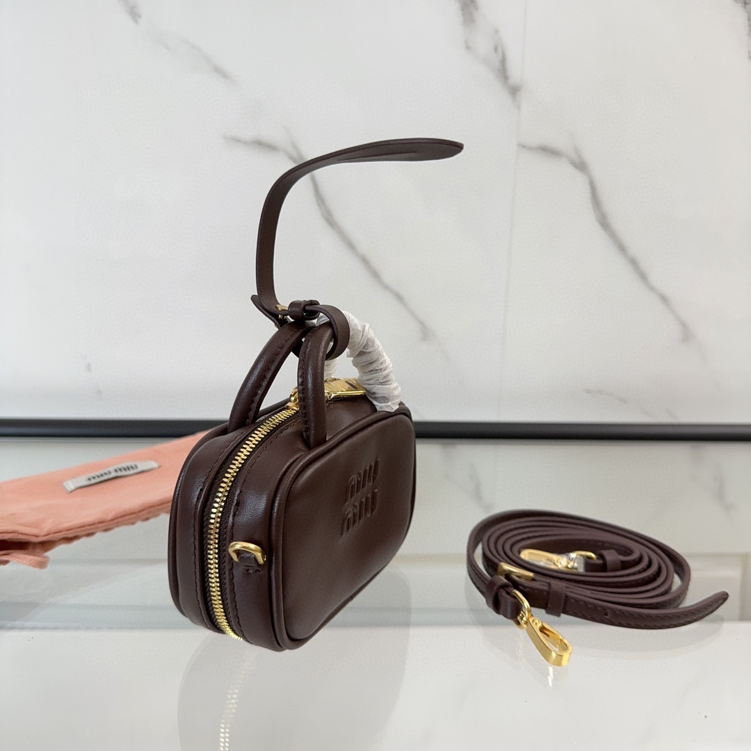 Dimensioni borsa a mano Miumiu: 10,5**7*4 cm