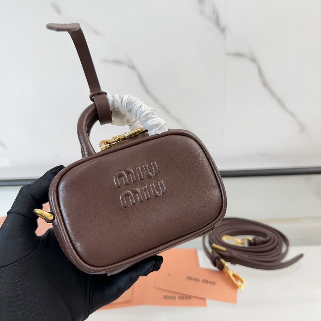 Dimensioni borsa a mano Miumiu: 10,5**7*4 cm