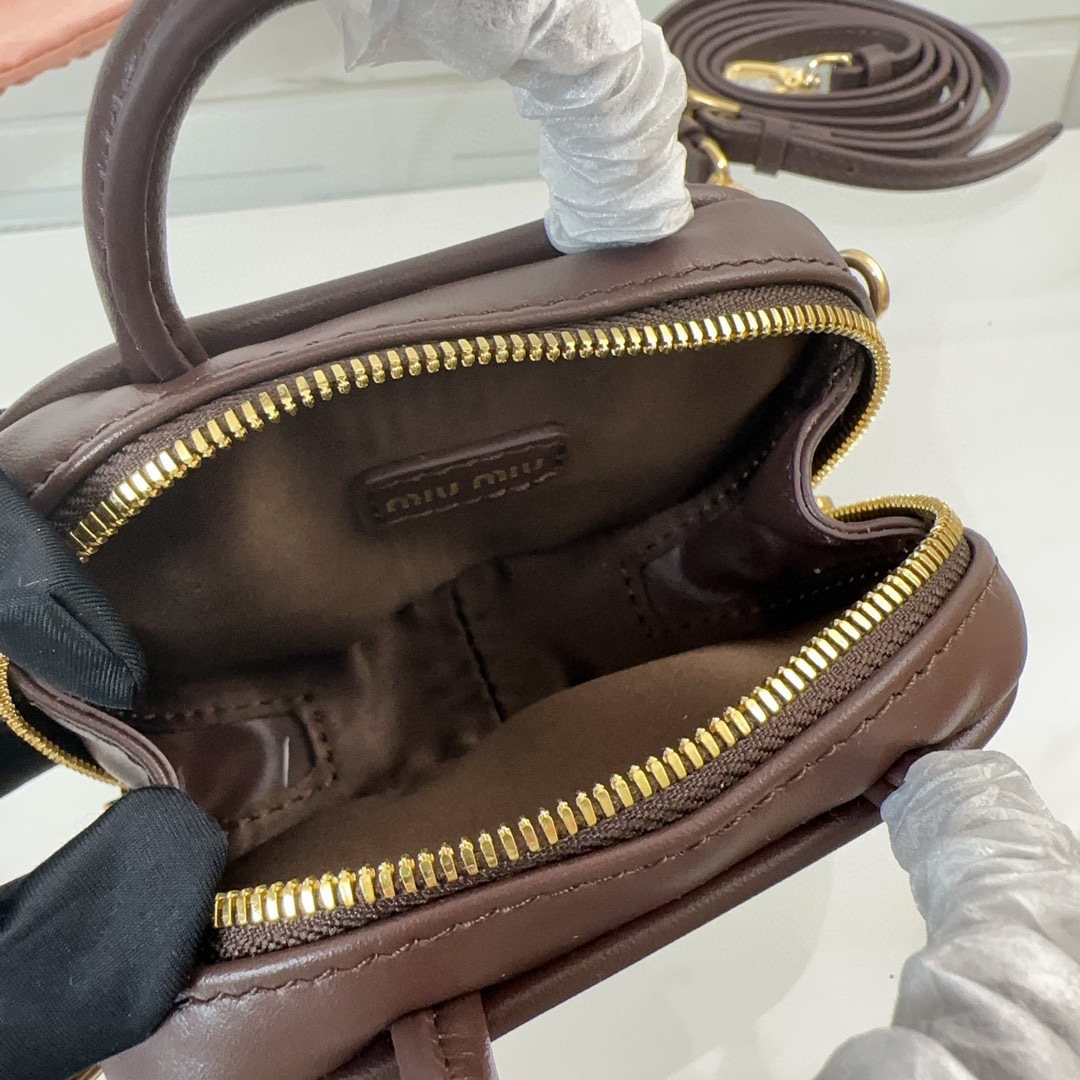 Dimensioni borsa a mano Miumiu: 10,5**7*4 cm